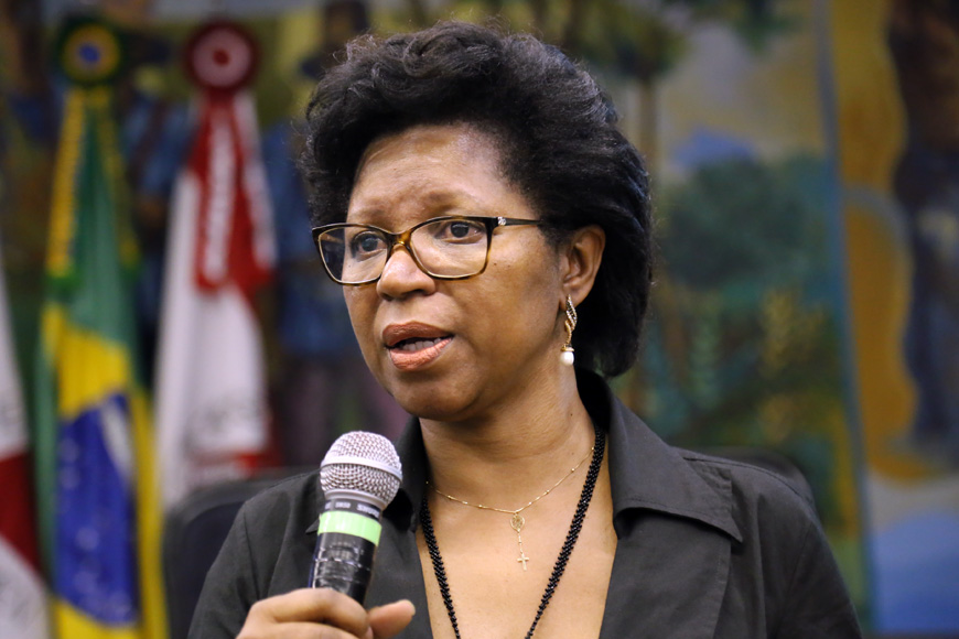 A servidora Regina Lopes Assis